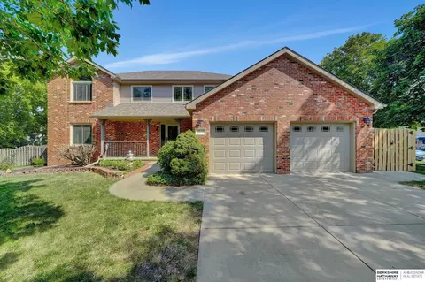 4140 Larkwood Rd, Lincoln, NE 68516