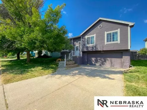 18702 Allan St, Omaha, NE 68135