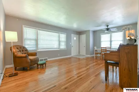 2320 S 36th St, Lincoln, NE 68506