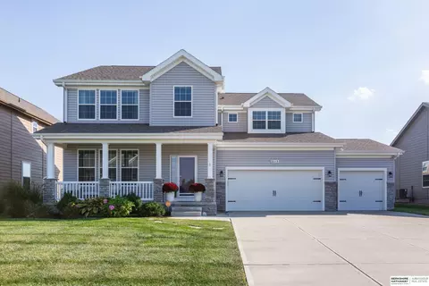 21115 Castlerock Ln, Gretna, NE 68028
