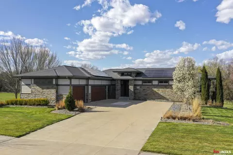 3120 W Covered Bridge Dr, Lincoln, NE 68523