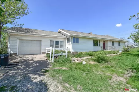 527 210th Rd, Milford, NE 68405