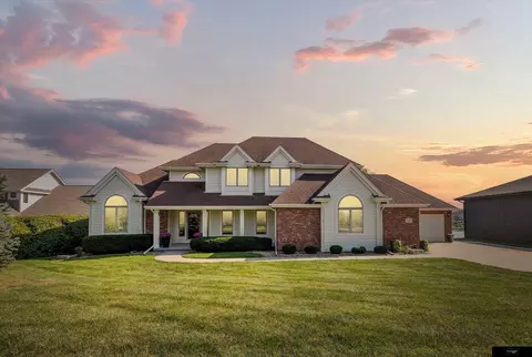 12101 N 177 Th Cir, Bennington, NE 68007