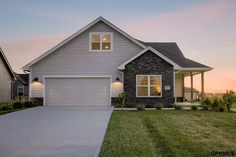 20915 Jefferson St, Elkhorn, NE 68022