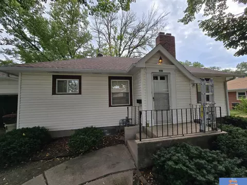 902 N 13th St, Beatrice, NE 68310