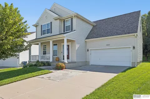 16517 Loop St, Omaha, NE 68136