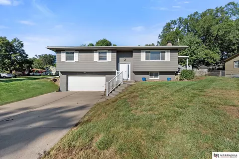 1106 N 87th St, Omaha, NE 68114