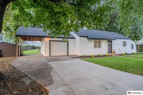 2154 Hickory Ln, Fremont, NE 68025