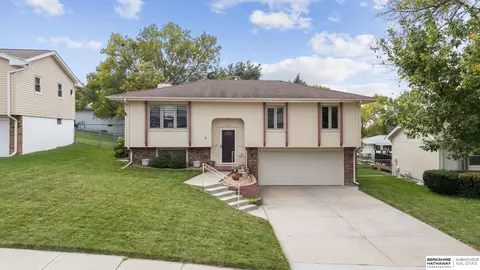 10917 V St, Omaha, NE 68137