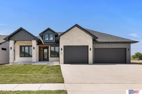 9405 S 86th St, Lincoln, NE 68526