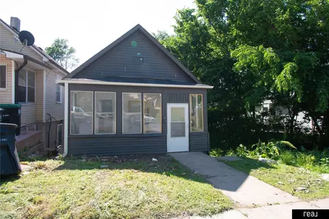 1204 S 27 St, Omaha, NE 68105