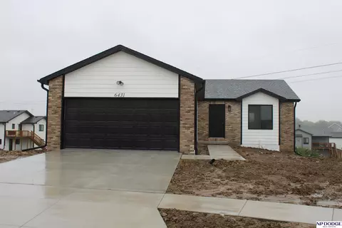 6431 N 13th Ct, Lincoln, NE 68521