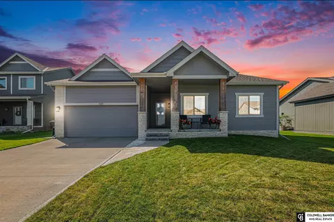 17609 Musket St, Omaha, NE 68136
