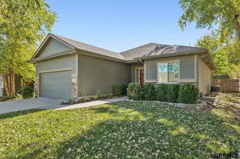 18411 Mason St, Elkhorn, NE 68022