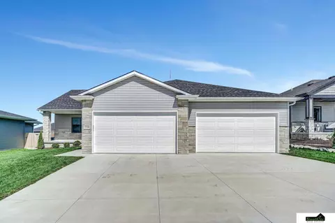 7720 Jimmie Ave, Lincoln, NE 68516