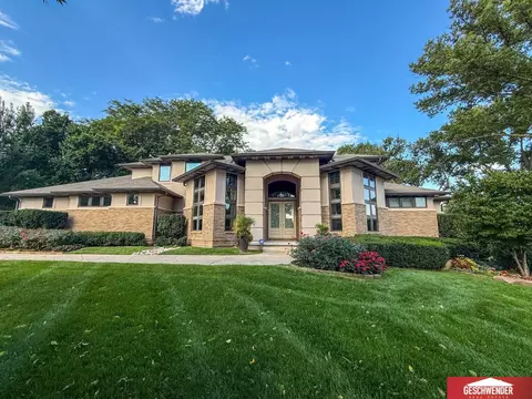 1526 S 106 St, Omaha, NE 68124