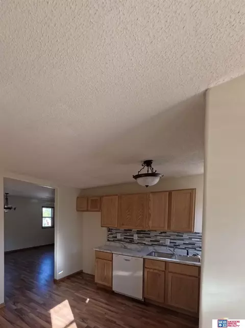 612 E 4th St, York, NE 68467 photo 17