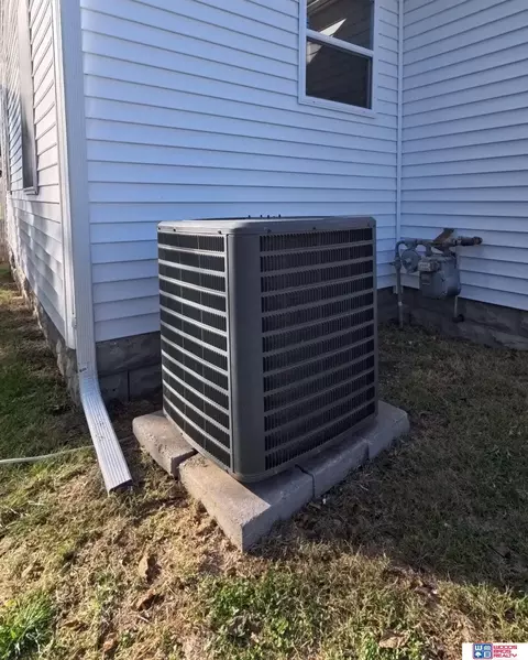 612 E 4th St, York, NE 68467 photo 26