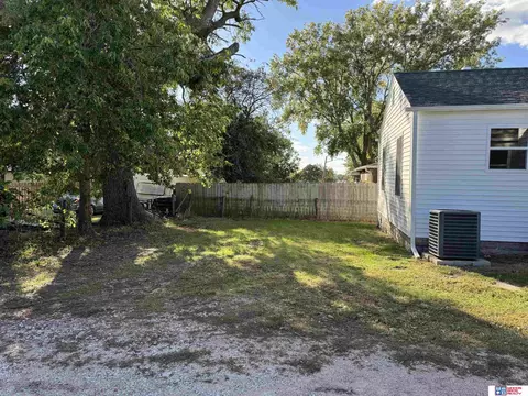 612 E 4th St, York, NE 68467 photo 21