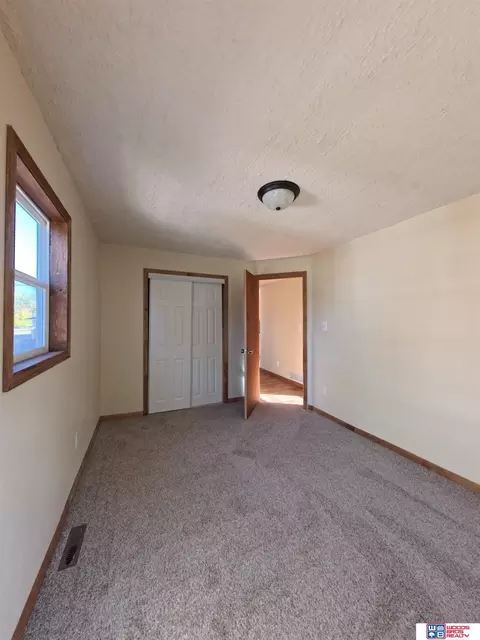 612 E 4th St, York, NE 68467 photo 6