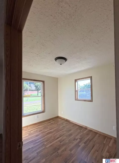 612 E 4th St, York, NE 68467 photo 10
