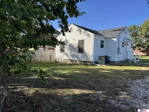 612 E 4th St, York, NE 68467 photo 23