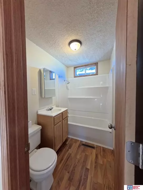 612 E 4th St, York, NE 68467 photo 7