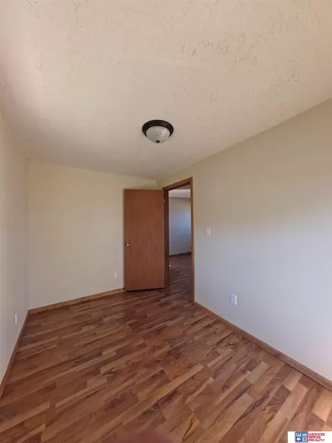 612 E 4th St, York, NE 68467 photo 11