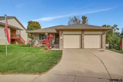 2340 Atwood Cir, Lincoln, NE 68521