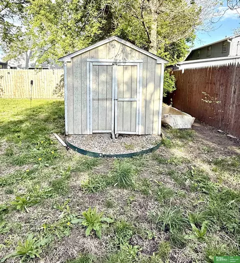320 E 4th St, York, NE 68467 photo 4