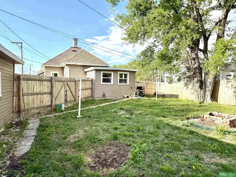 320 E 4th St, York, NE 68467 photo 3
