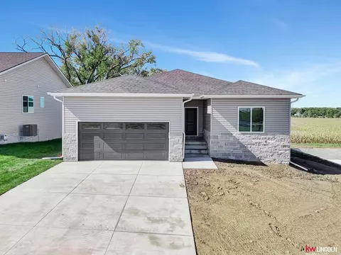 1231 SW 36 St, Lincoln, NE 68522