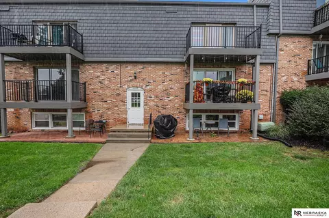 12749 Woodcrest Plz #3-112, Omaha, NE 68137