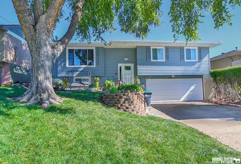 3129 S 52nd St, Omaha, NE 68106