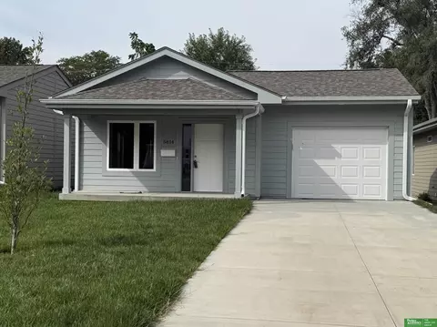 5814 N 27 St, Omaha, NE 68111