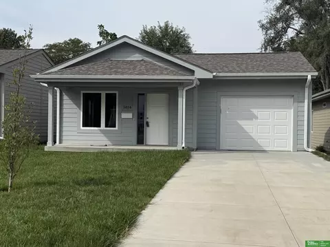 5814 N 27 St, Omaha, NE 68111