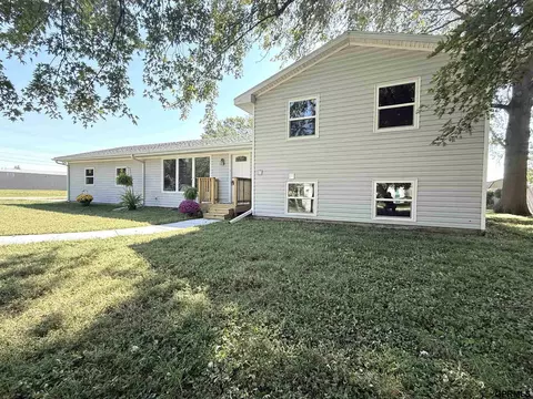 1141 B St, Geneva, NE 68361