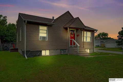 2500 NW 8 St, Lincoln, NE 68521