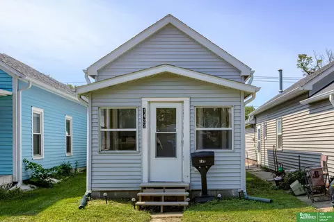 1427 Lincoln St, Blair, NE 68008