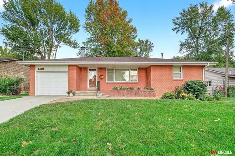 630 Skyway Rd, Lincoln, NE 68505