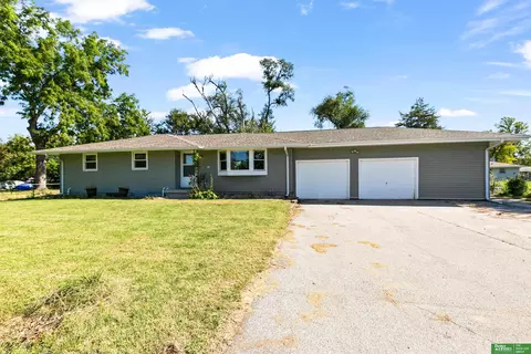 5111 N 13th St E St, Omaha, NE 68110