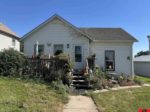 708 16th St, Wisner, NE 68791