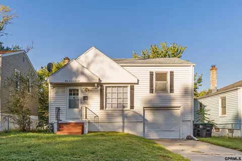 3728 N 43 St, Omaha, NE 68111