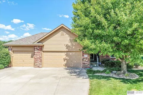 12006 Vane Cir, Omaha, NE 68142