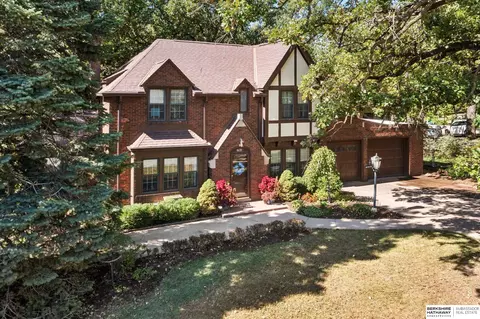 9670 N 30 St, Omaha, NE 68112