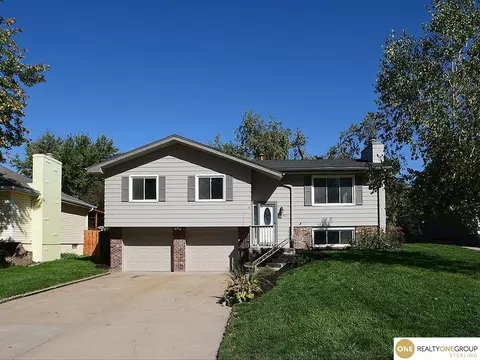 206 E Westplains Rd, Gretna, NE 68028