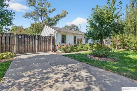 1710 N 85th St, Omaha, NE 68114