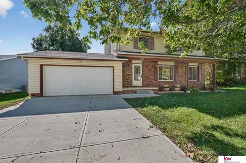 3105 Leawood Dr, Bellevue, NE 68123