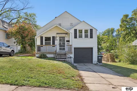 5831 Lake St, Omaha, NE 68104