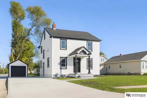 5611 N 27th St, Omaha, NE 68111